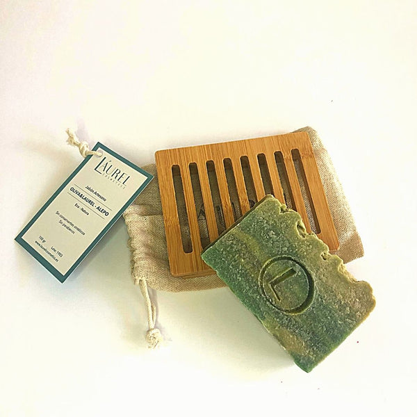 Pack para regalo de cosmética natural con jabón de aceite de oliva y laurel - alepo - y jabonera de rejilla de madera natural.